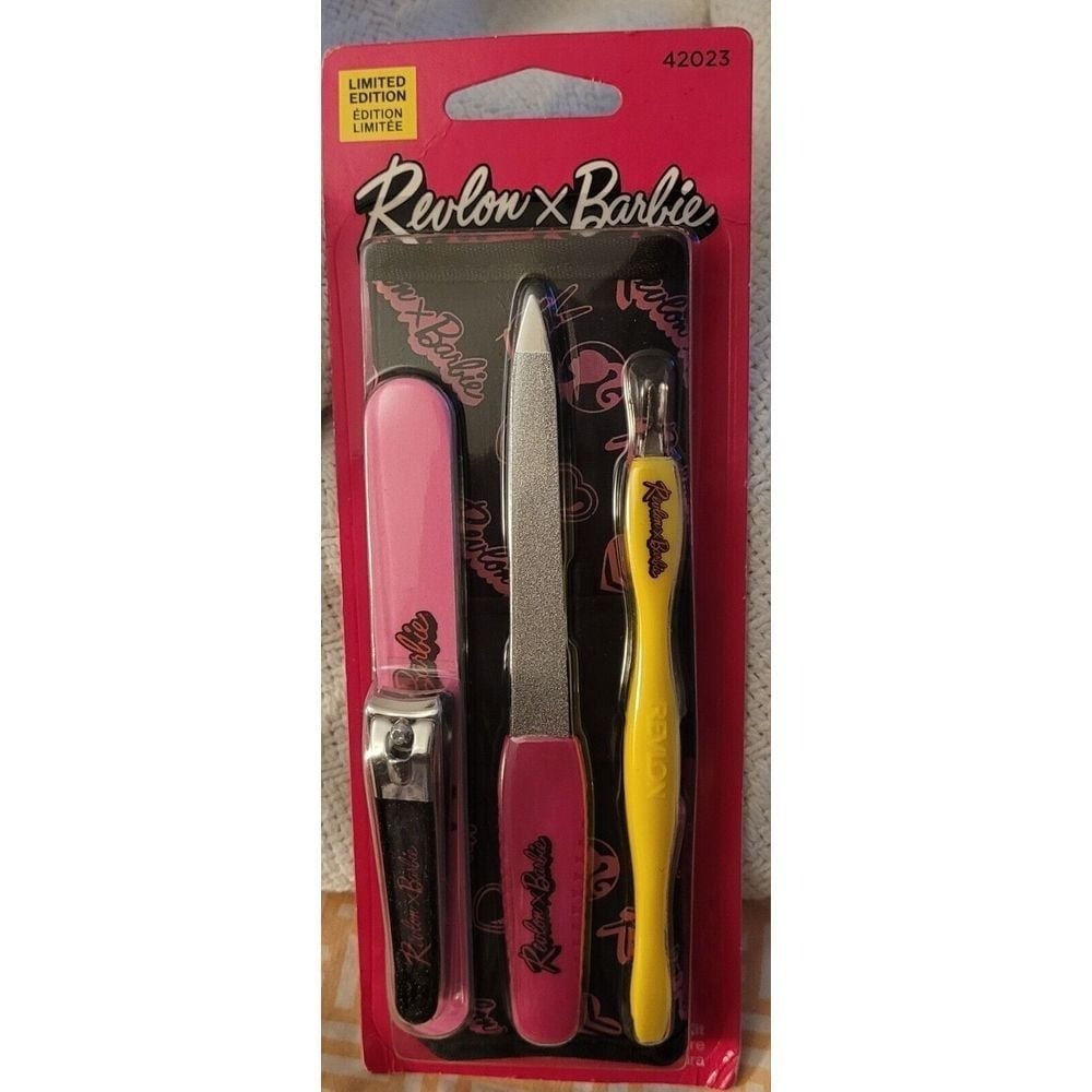 Revlon x Barbie Manicure‎ Essentials Kit Limited Edition Clippers File Pi… - Picture 2 of 5